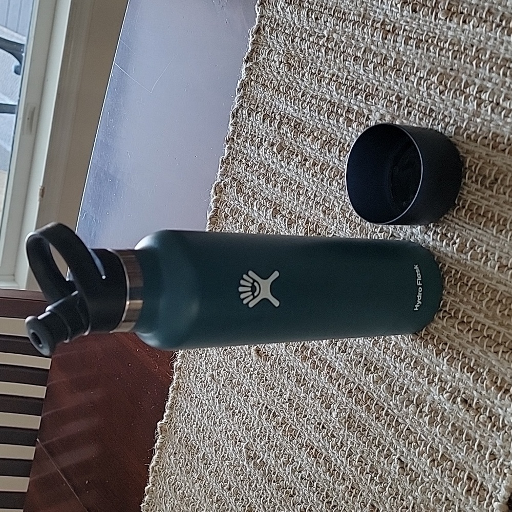 Hydro Flask 24 oz with bottle boot and pull-up mouth spout